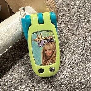 Hannah Montana flip phone